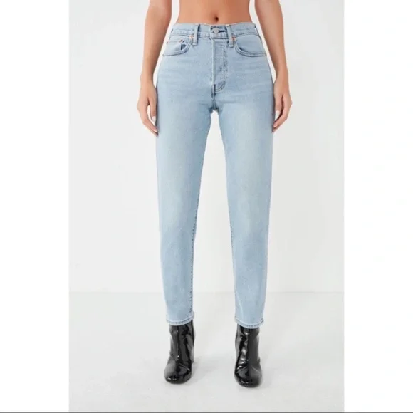 Levi's Premium Wedgie Icon Jeans in Bauhaus Blues in Size 28/29 NWT - Picture 3 of 8